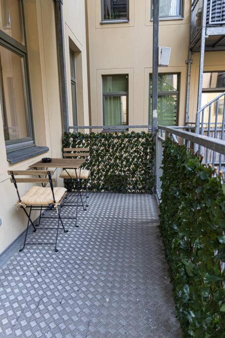 Appartamento Blue Chili 23 - Modern, Zentral, Mit Balkon Magdeburgo Esterno foto